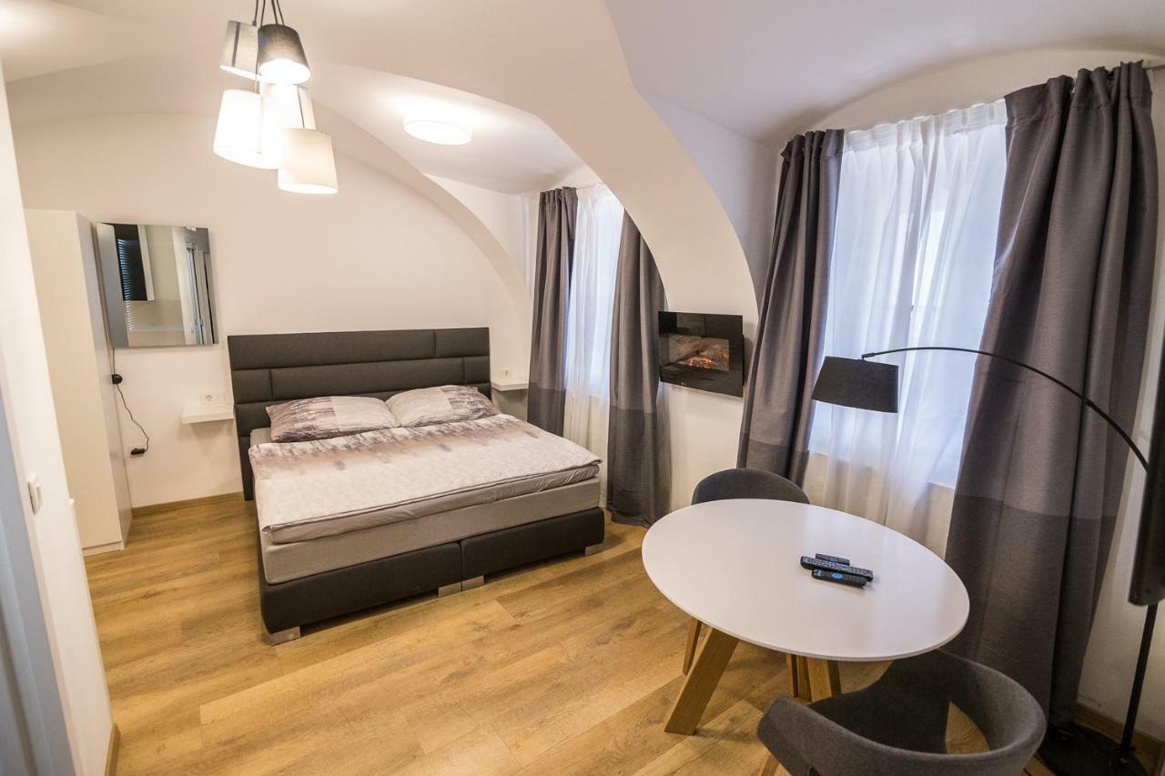 St. Marks Apartment 2 ซาเกร็บ ภายนอก รูปภาพ