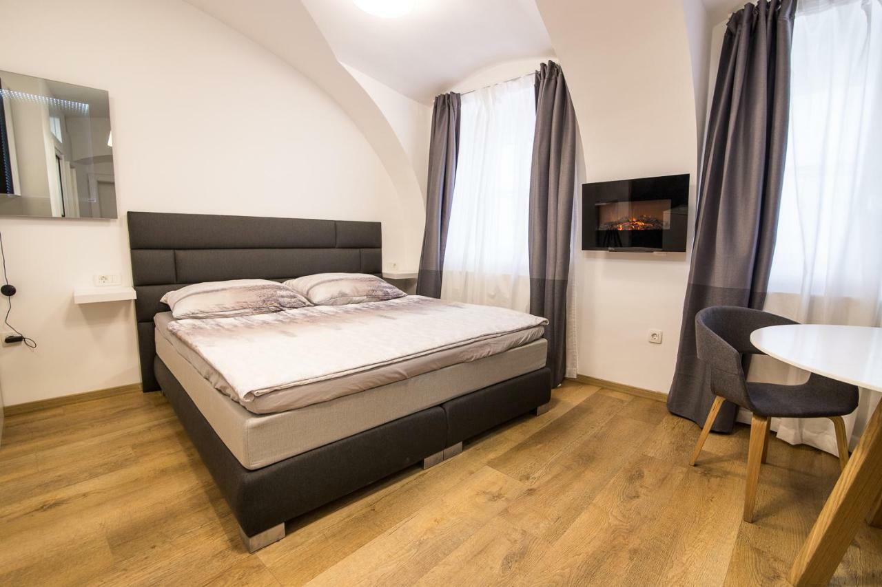 St. Marks Apartment 2 ซาเกร็บ ภายนอก รูปภาพ