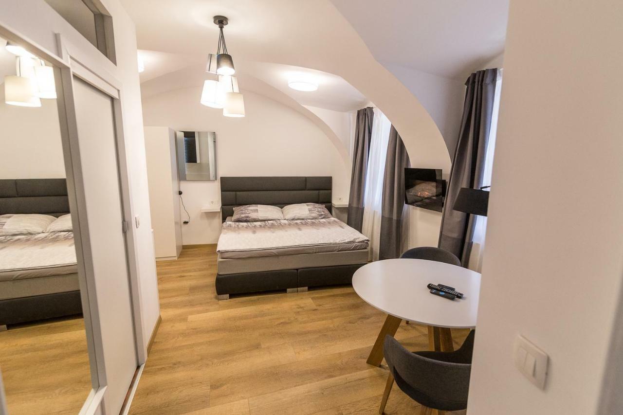 St. Marks Apartment 2 ซาเกร็บ ภายนอก รูปภาพ
