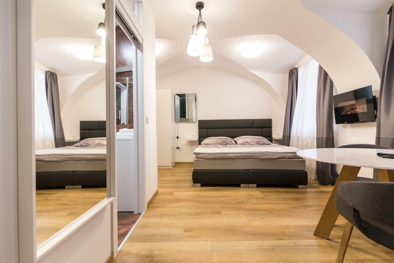 St. Marks Apartment 2 ซาเกร็บ ภายนอก รูปภาพ